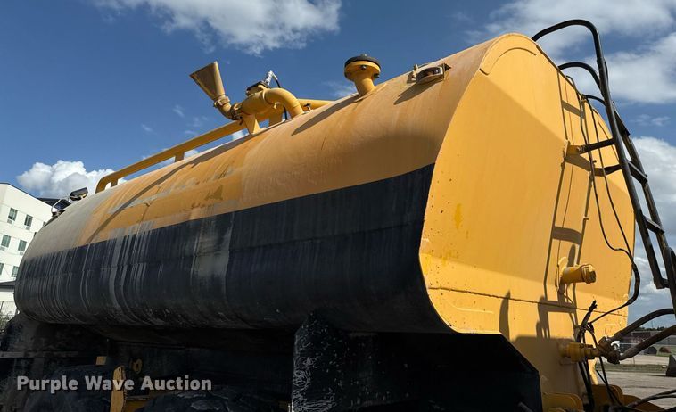 image for item EE0030 2018 Volvo A25G water wagon