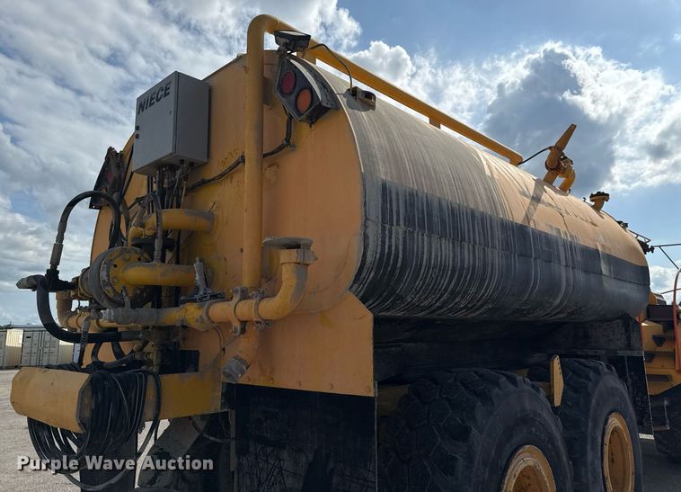 image for item EE0030 2018 Volvo A25G water wagon
