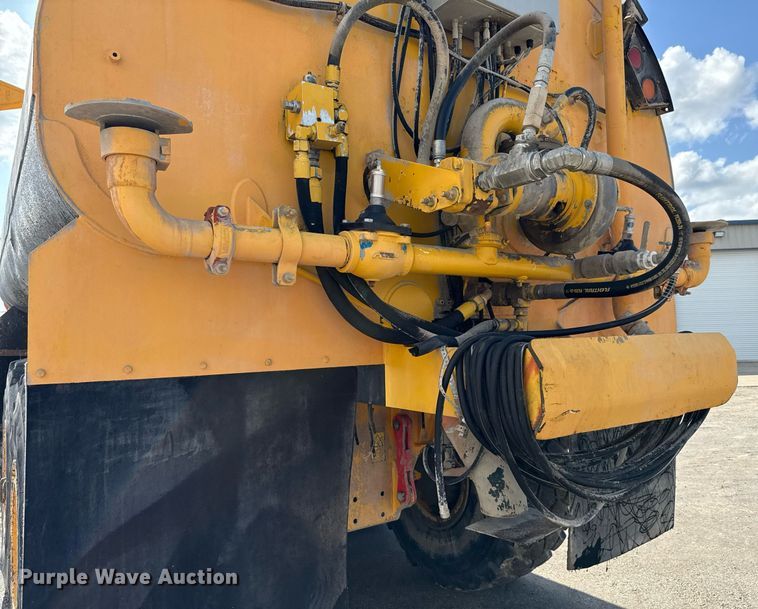 image for item EE0030 2018 Volvo A25G water wagon