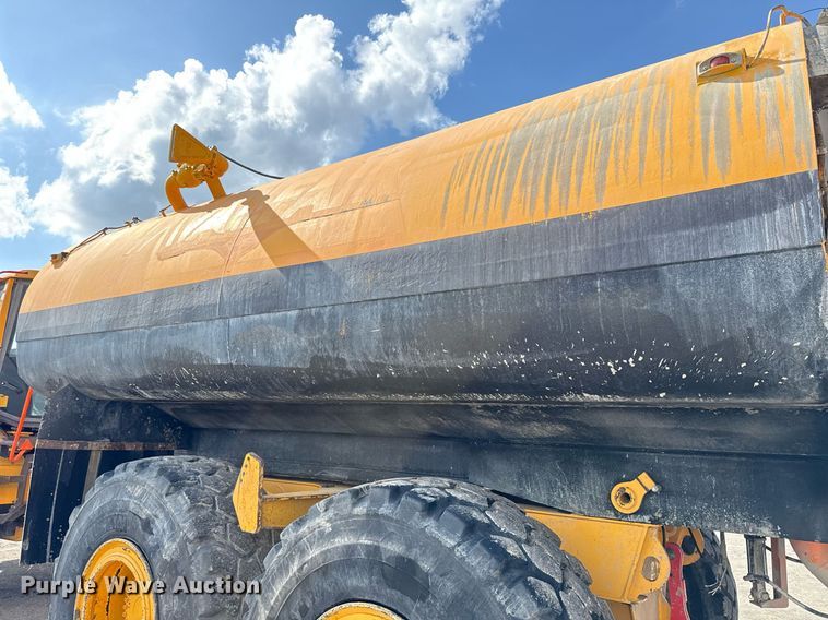 image for item EE0030 2018 Volvo A25G water wagon