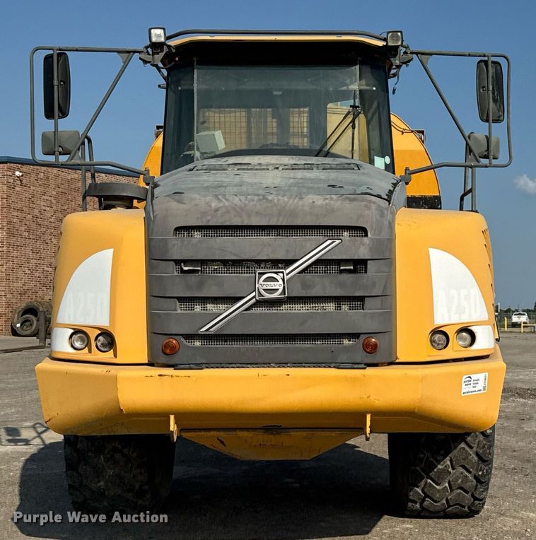 image for item EE0031 2008 Volvo A25E water wagon
