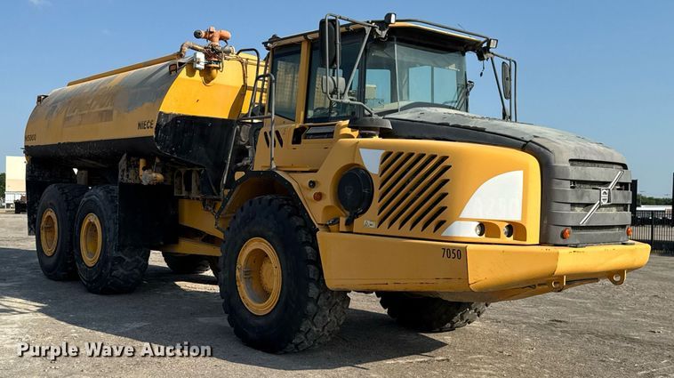 image for item EE0031 2008 Volvo A25E water wagon