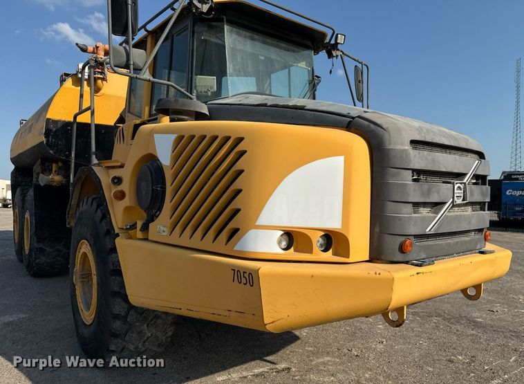 image for item EE0031 2008 Volvo A25E water wagon