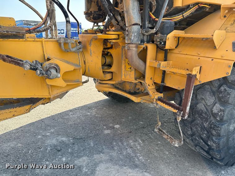 image for item EE0031 2008 Volvo A25E water wagon