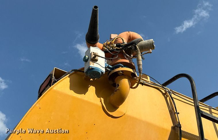 image for item EE0031 2008 Volvo A25E water wagon