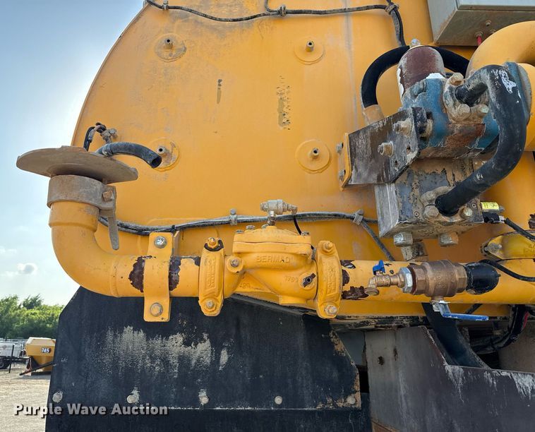 image for item EE0031 2008 Volvo A25E water wagon