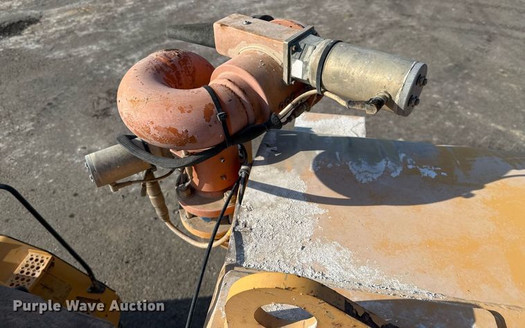 image for item EE0031 2008 Volvo A25E water wagon