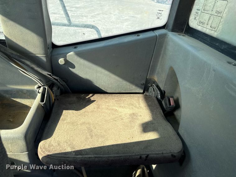 image for item EE0031 2008 Volvo A25E water wagon