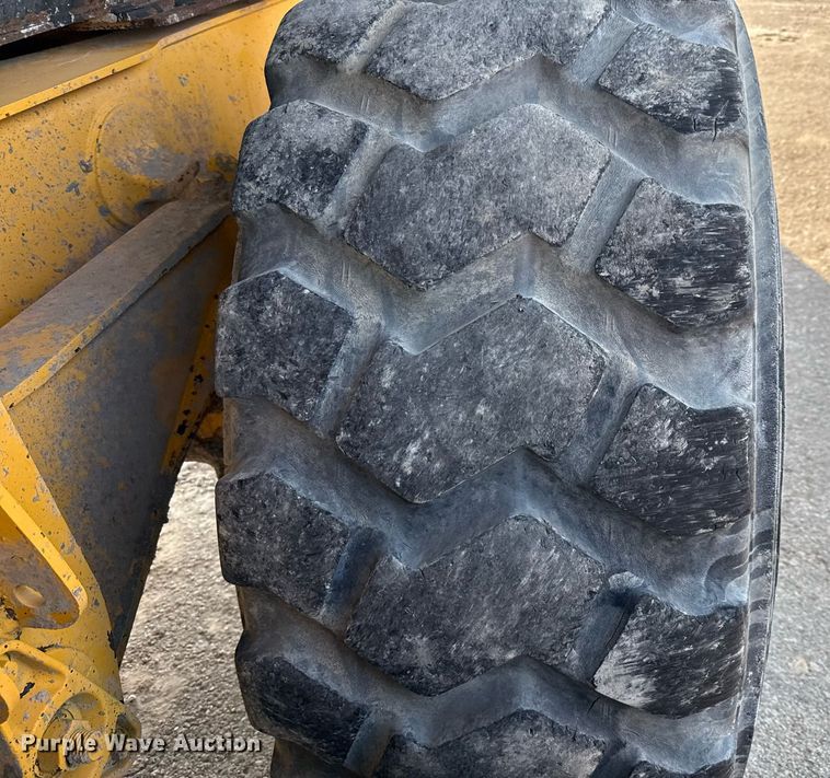 image for item EE0031 2008 Volvo A25E water wagon