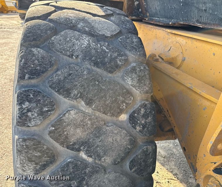 image for item EE0031 2008 Volvo A25E water wagon