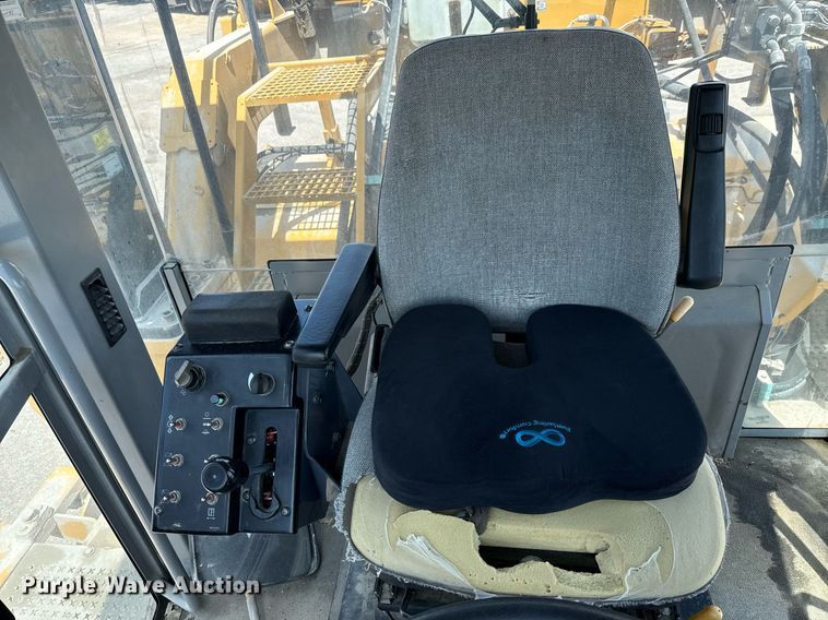 image for item EE0032 2016 Caterpillar RM300 reclaimer