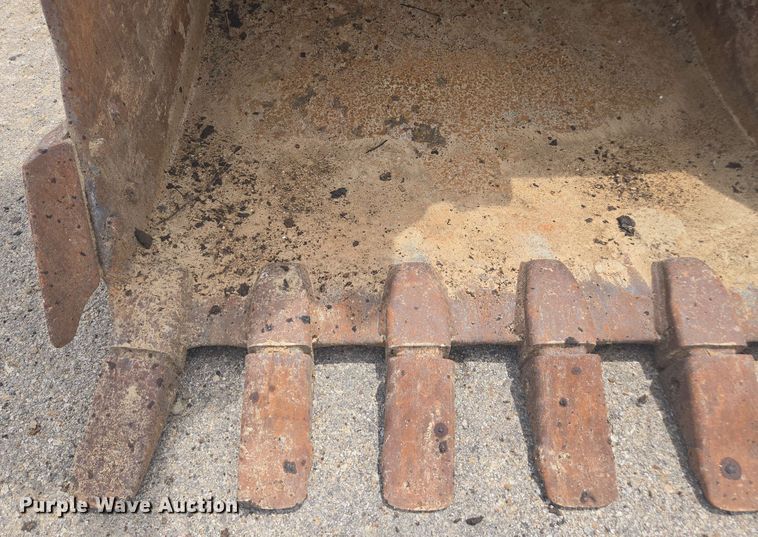 image for item EE0033 2015 Volvo EC380EL excavator