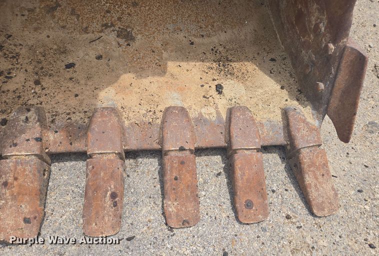 image for item EE0033 2015 Volvo EC380EL excavator