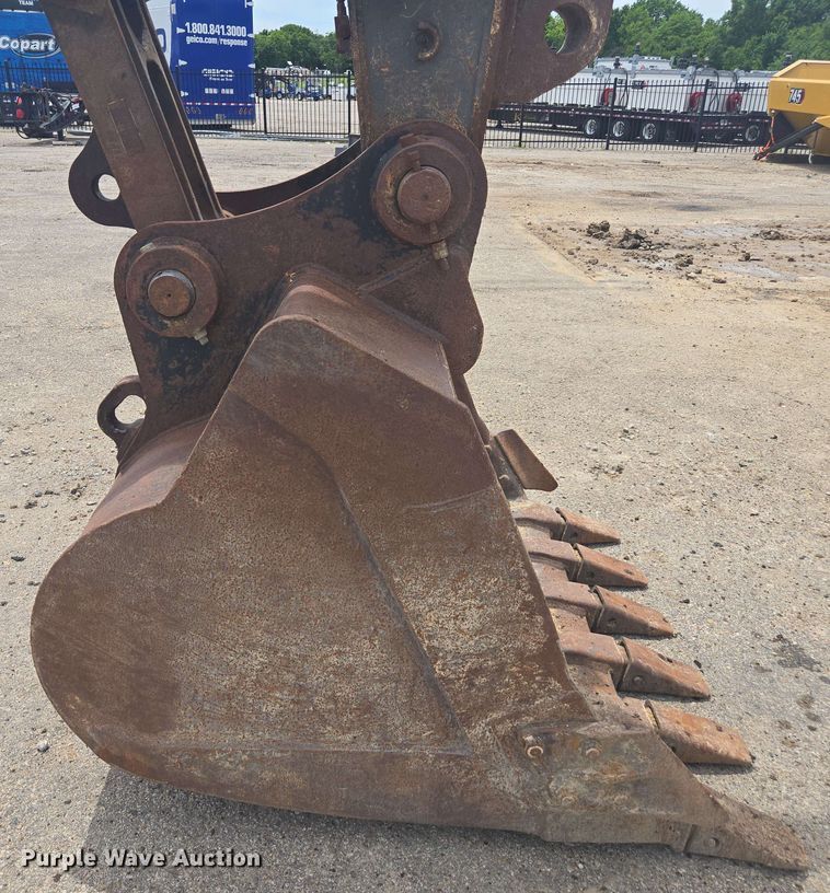 image for item EE0033 2015 Volvo EC380EL excavator