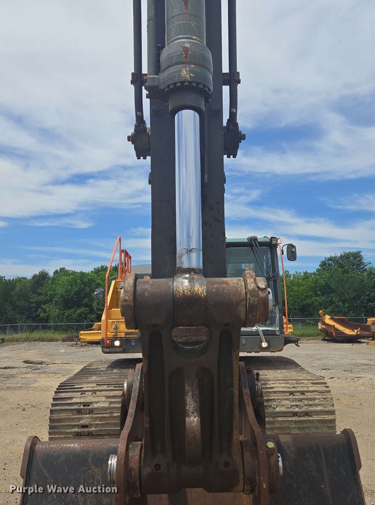 image for item EE0033 2015 Volvo EC380EL excavator