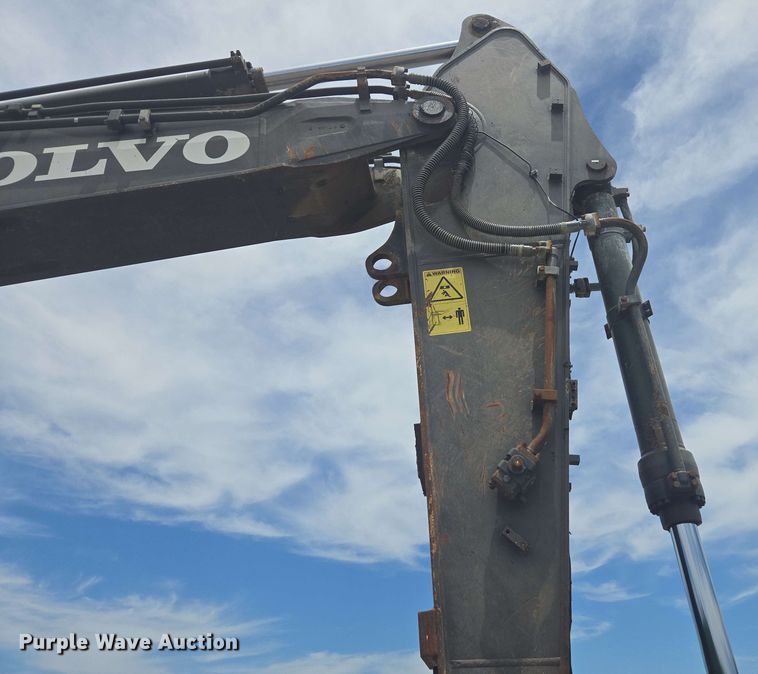 image for item EE0033 2015 Volvo EC380EL excavator