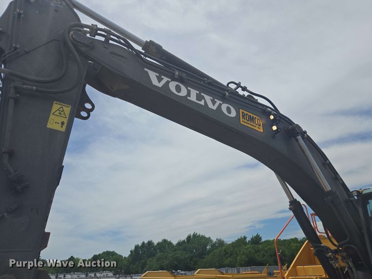 image for item EE0033 2015 Volvo EC380EL excavator