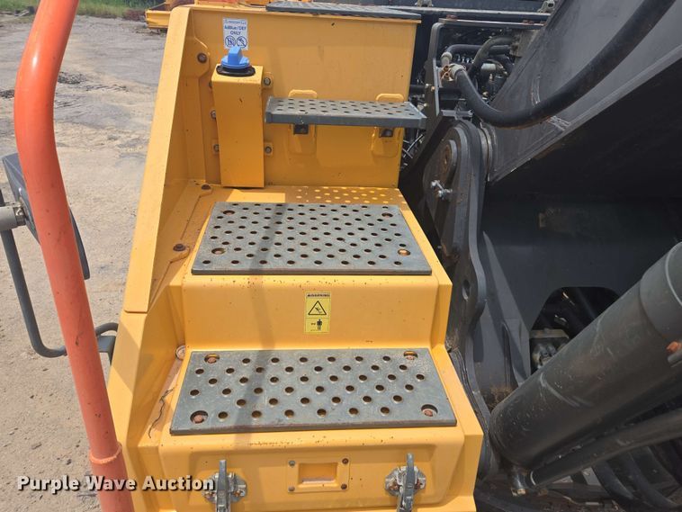 image for item EE0033 2015 Volvo EC380EL excavator