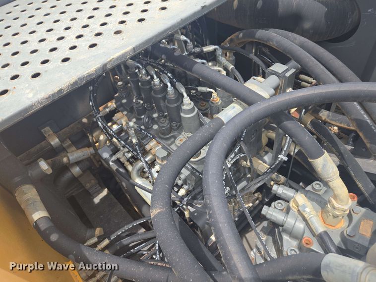 image for item EE0033 2015 Volvo EC380EL excavator