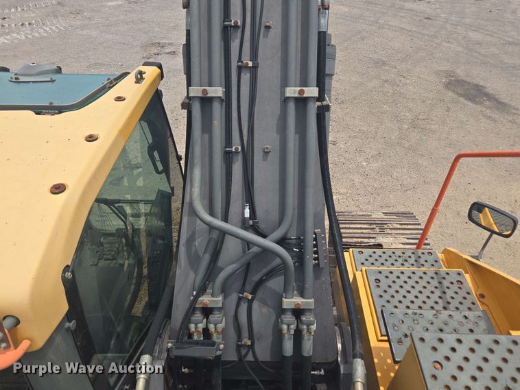 image for item EE0033 2015 Volvo EC380EL excavator