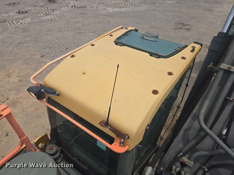 image for item EE0033 2015 Volvo EC380EL excavator