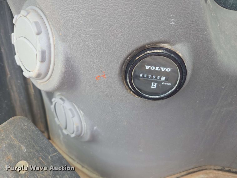 image for item EE0033 2015 Volvo EC380EL excavator