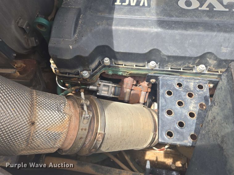 image for item EE0033 2015 Volvo EC380EL excavator