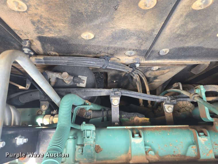 image for item EE0033 2015 Volvo EC380EL excavator