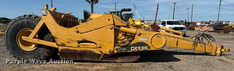 image for item EE0034 2012 John Deere 2112E scraper