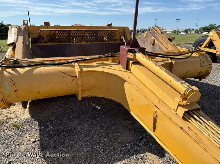 image for item EE0034 2012 John Deere 2112E scraper