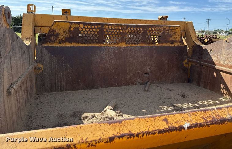 image for item EE0034 2012 John Deere 2112E scraper