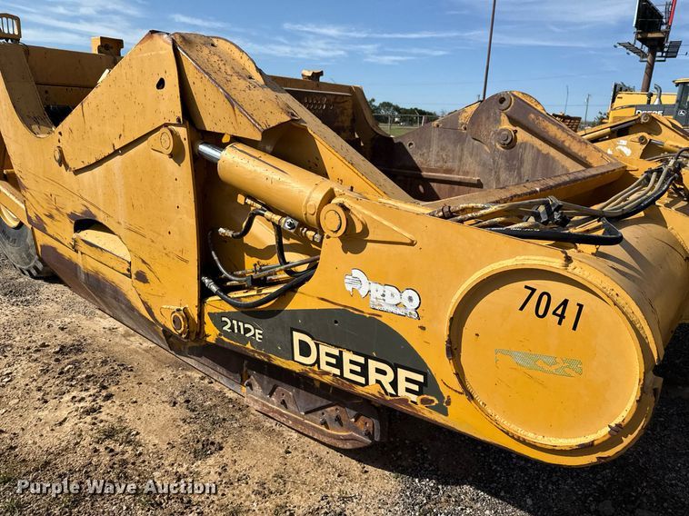 image for item EE0034 2012 John Deere 2112E scraper