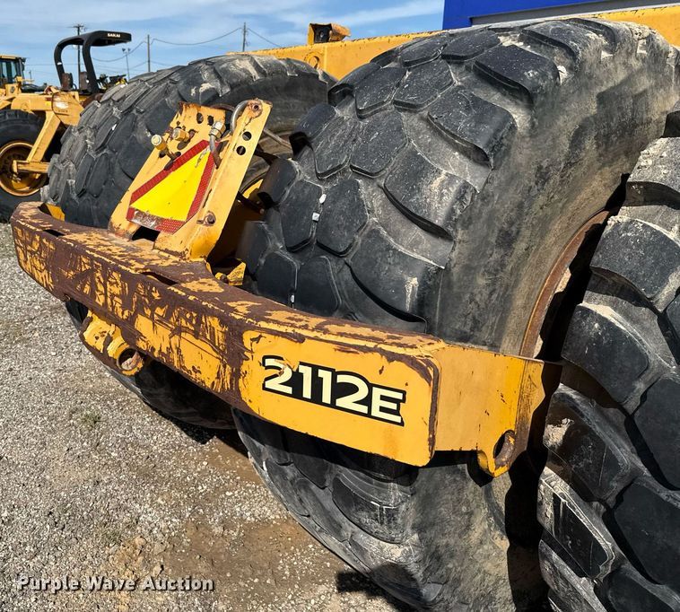 image for item EE0034 2012 John Deere 2112E scraper