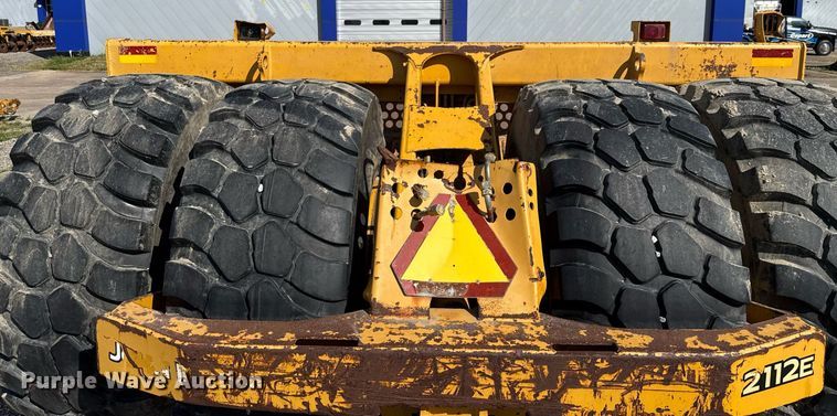 image for item EE0034 2012 John Deere 2112E scraper