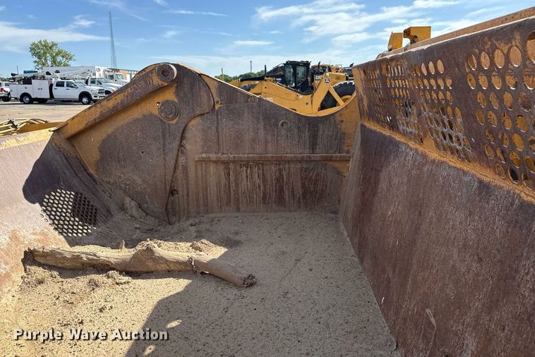 image for item EE0034 2012 John Deere 2112E scraper