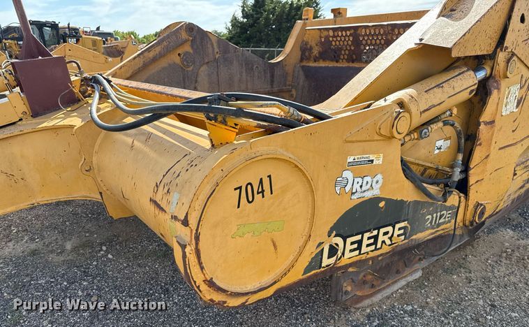 image for item EE0034 2012 John Deere 2112E scraper