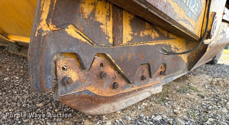 image for item EE0034 2012 John Deere 2112E scraper