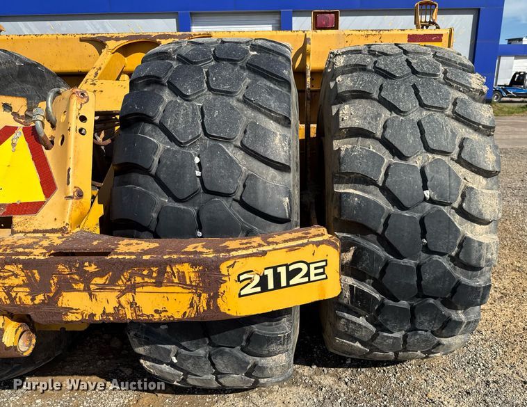 image for item EE0034 2012 John Deere 2112E scraper