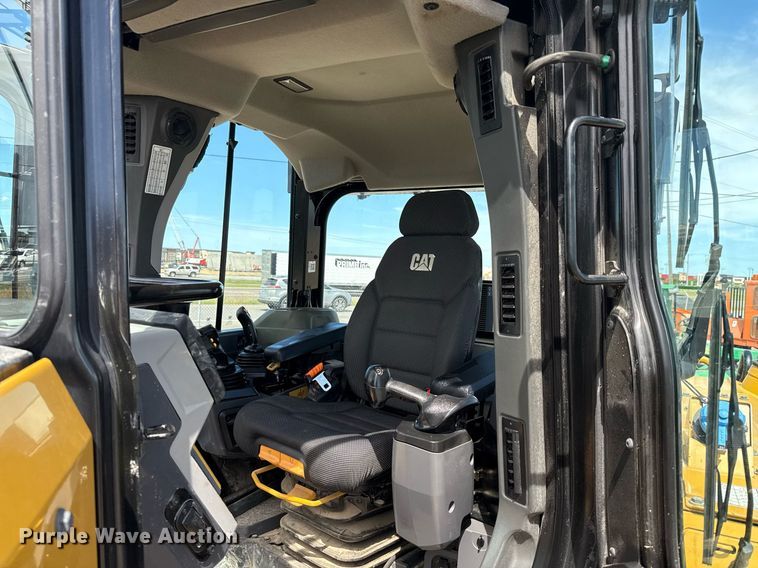 image for item EE0036 2024 Caterpillar D6 LGP dozer