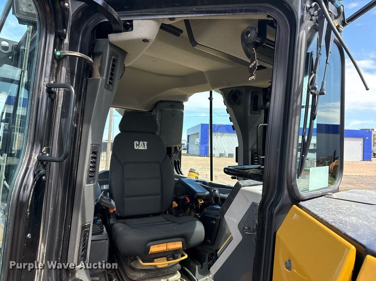 image for item EE0036 2024 Caterpillar D6 LGP dozer