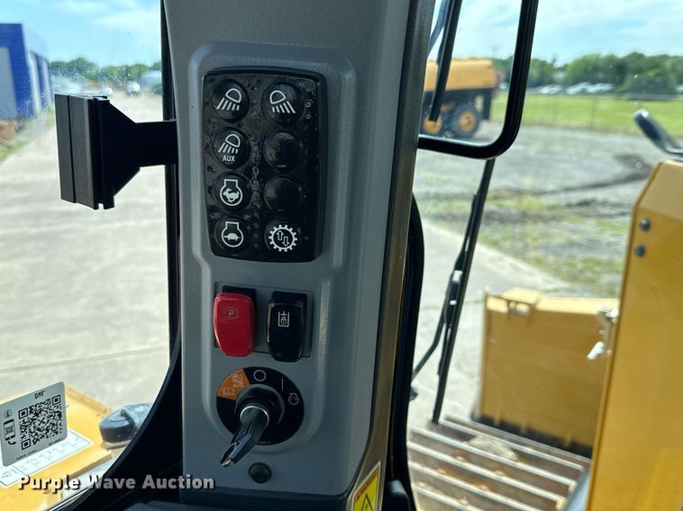 image for item EE0036 2024 Caterpillar D6 LGP dozer