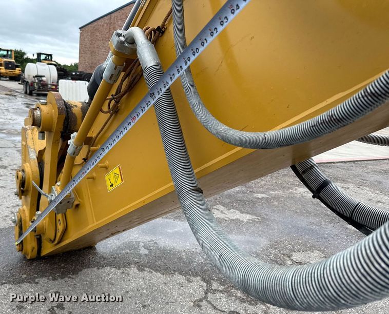 image for item EE0037 2023 Caterpillar 336 excavator