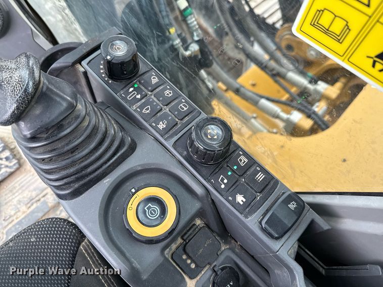 image for item EE0037 2023 Caterpillar 336 excavator