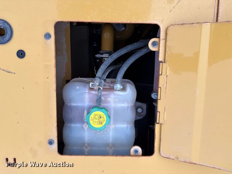 image for item EE0037 2023 Caterpillar 336 excavator