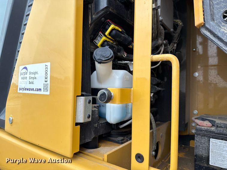 image for item EE0037 2023 Caterpillar 336 excavator