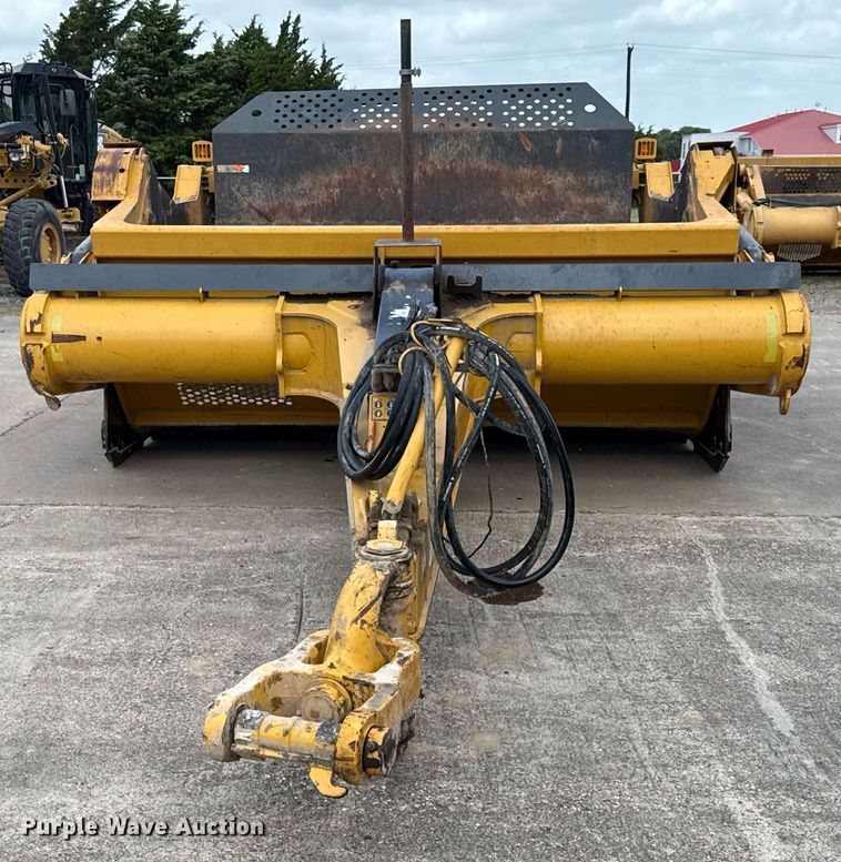 image for item EE0038 2018 John Deere 2010E scraper