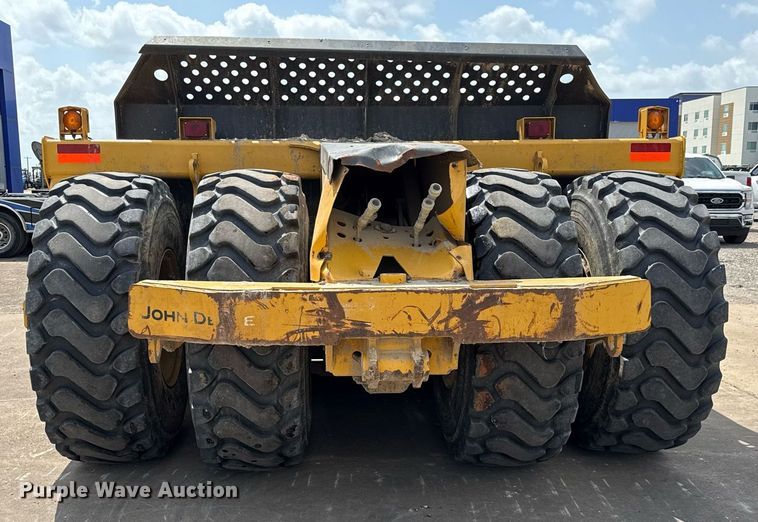 image for item EE0038 2018 John Deere 2010E scraper