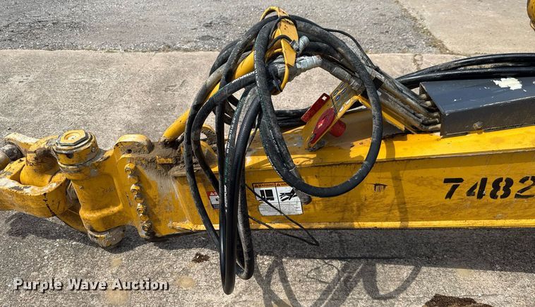 image for item EE0038 2018 John Deere 2010E scraper