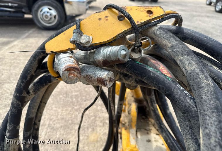 image for item EE0038 2018 John Deere 2010E scraper