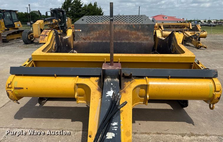 image for item EE0038 2018 John Deere 2010E scraper